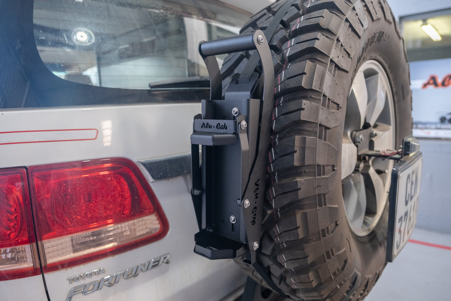 CAN CRUSHER - SPARE WHEEL MOUNT