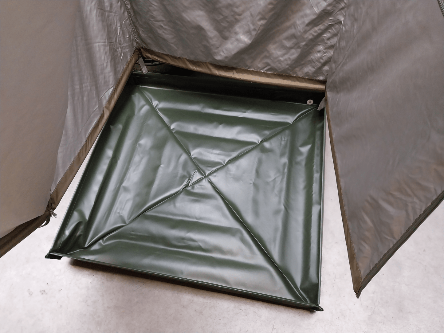 Quick Pitch Quick-en-Suite Shower Floor Medium - Medium
