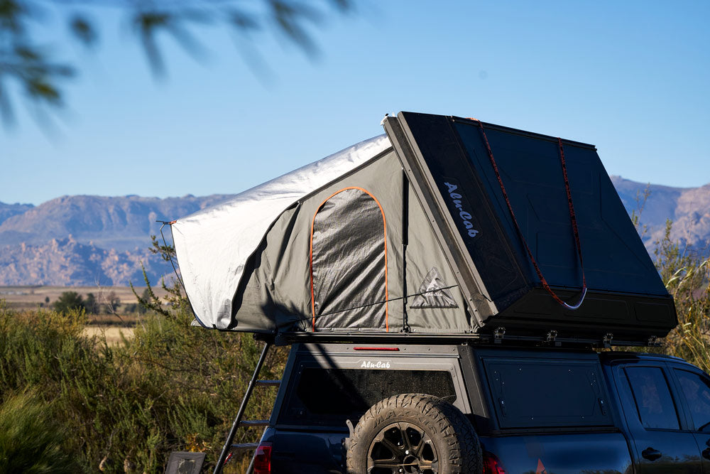 4 SLEEPER ROOFTOP TENT - BLACK