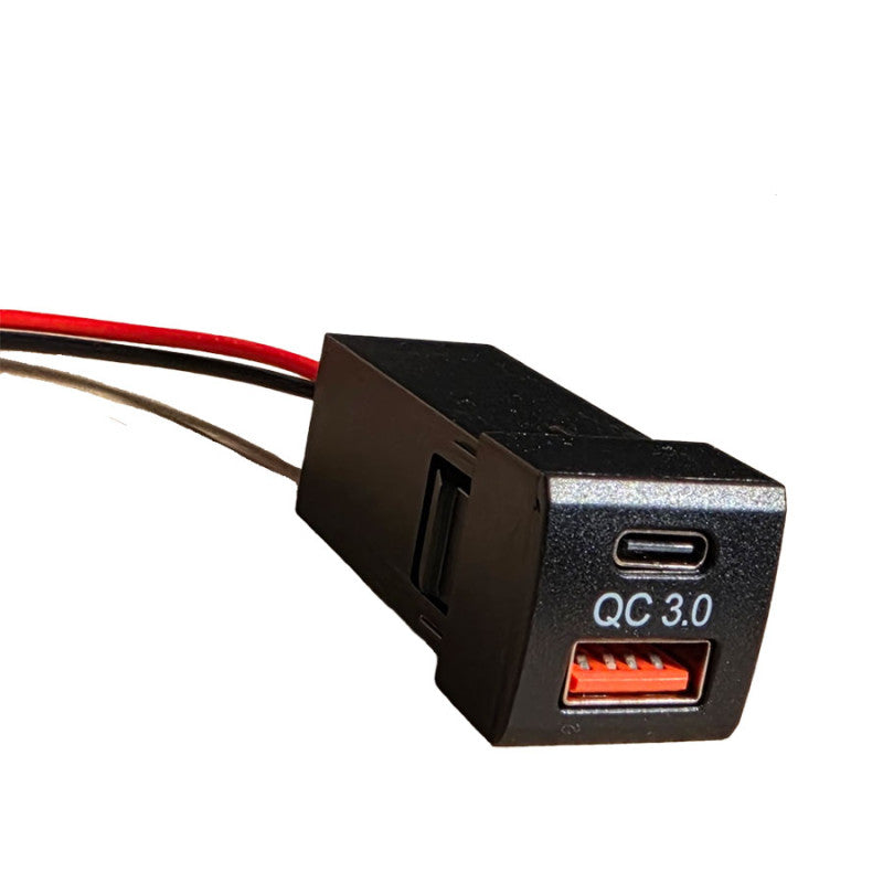 Dash USB-C Charger Land Cruiser 300 and New Land Cruiser 79