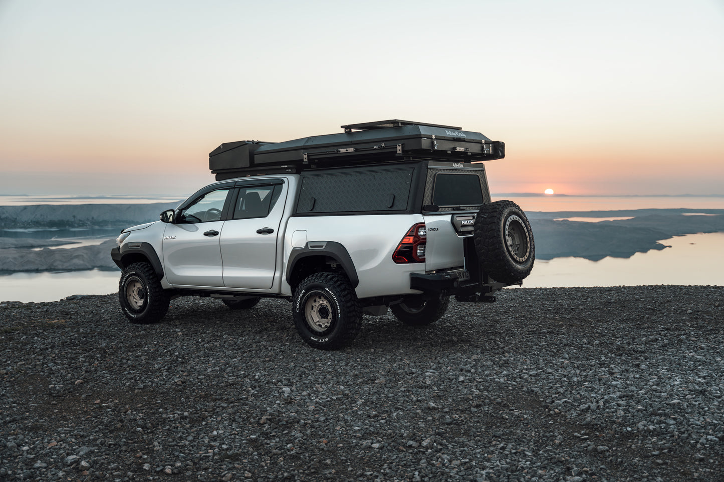 HILUX REVO 16+ DC BLACK TREAD FRD