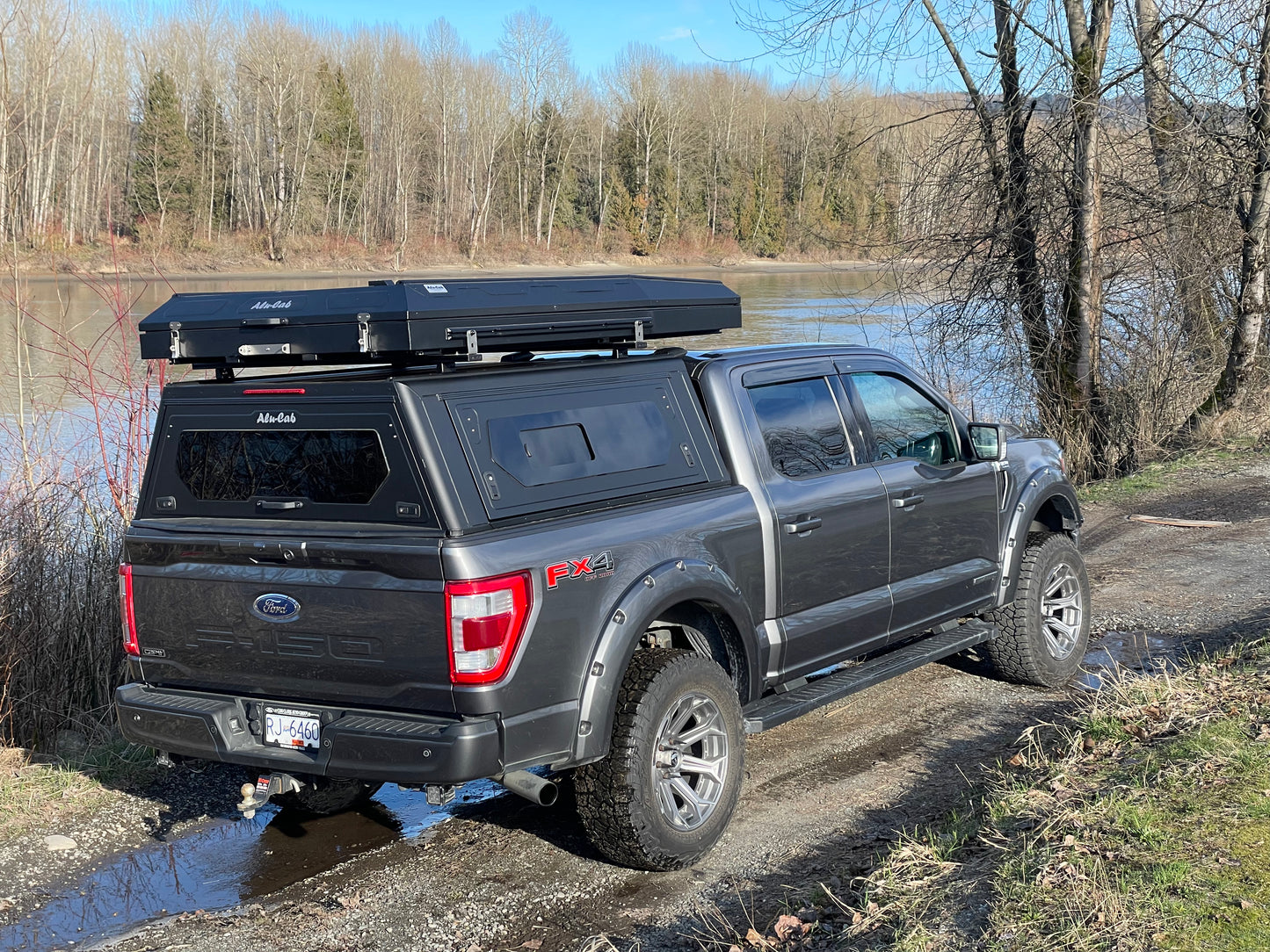 CONTOUR CANOPY - FORD F150 5.5 2015-2020 (8th Gen) - BLACK - SIDE WINDOWS INCL