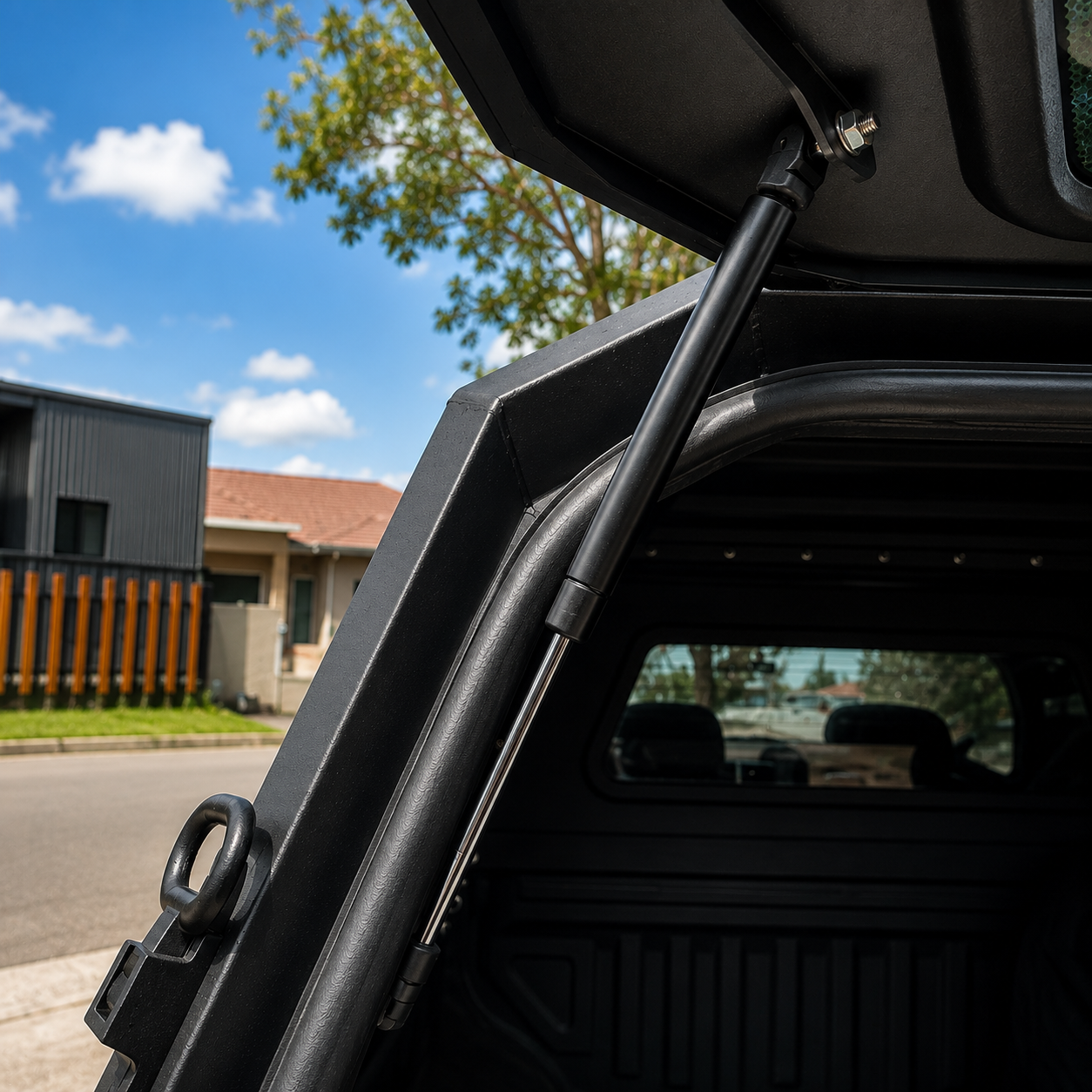 GWM P300 Explorer Aluminium Canopy – Solid Glass Gullwing Doors