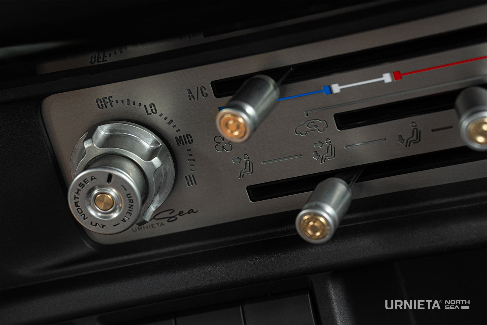 Urnieta Vintage A/C Control Panel - LC70 - Colour: Silver