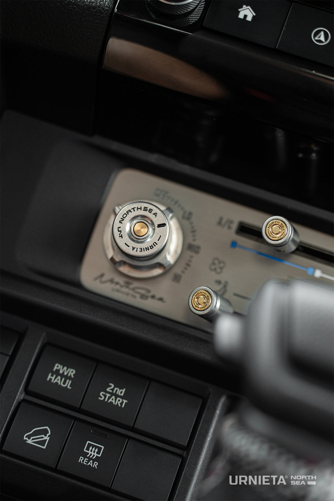 Urnieta Vintage A/C Control Panel - LC70 - Colour: Silver