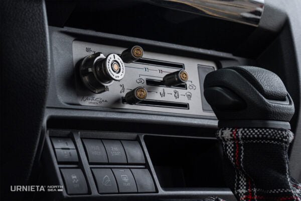 Urnieta Vintage A/C Control Panel - LC70 - Colour: Silver