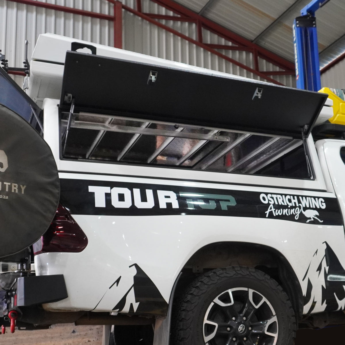 Canopy – Toyota Hilux Revo GD6 (2016–2026) - Cab Size: Extra Cab