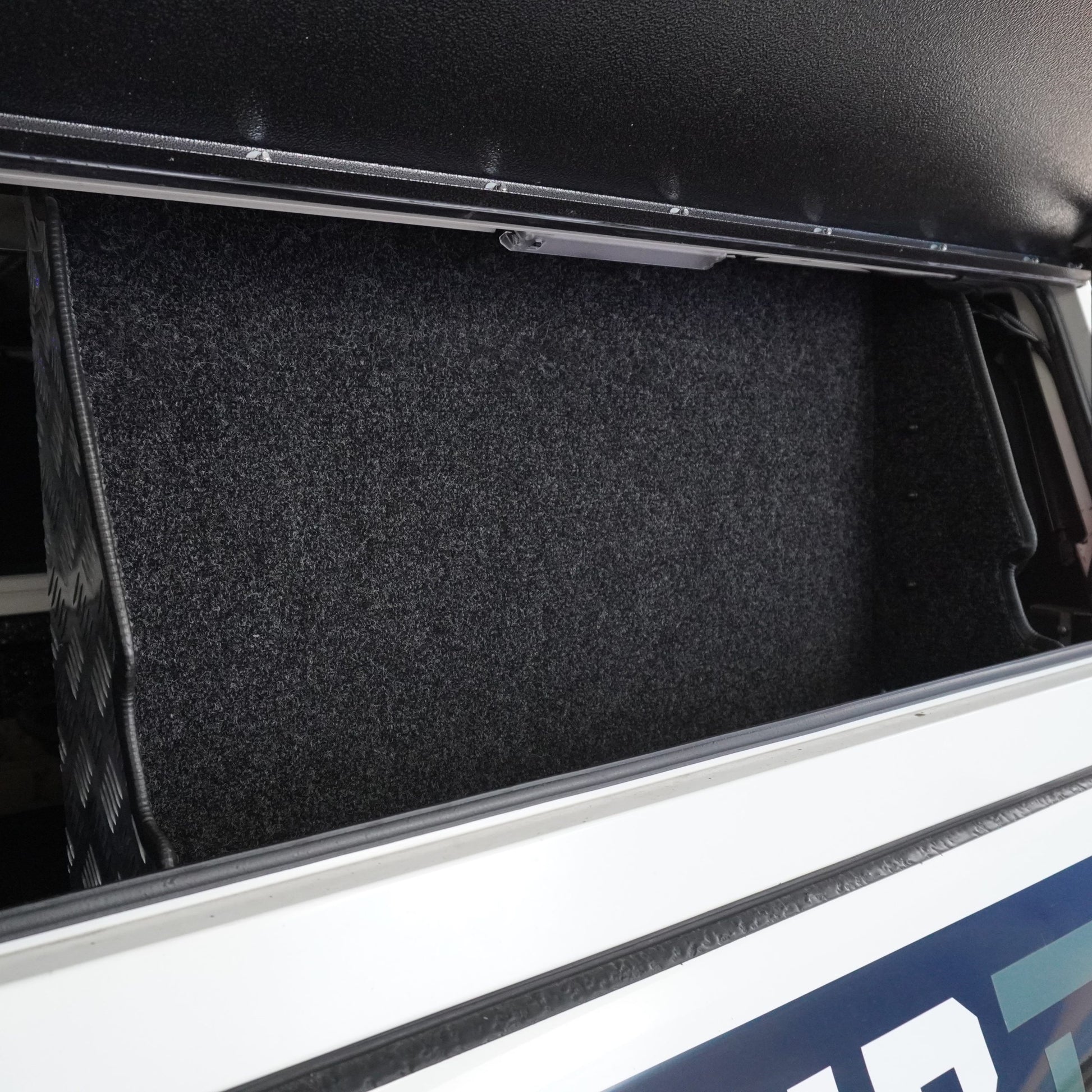 Canopy – Toyota Hilux Revo GD6 (2016–2026) - Cab Size: Extra Cab