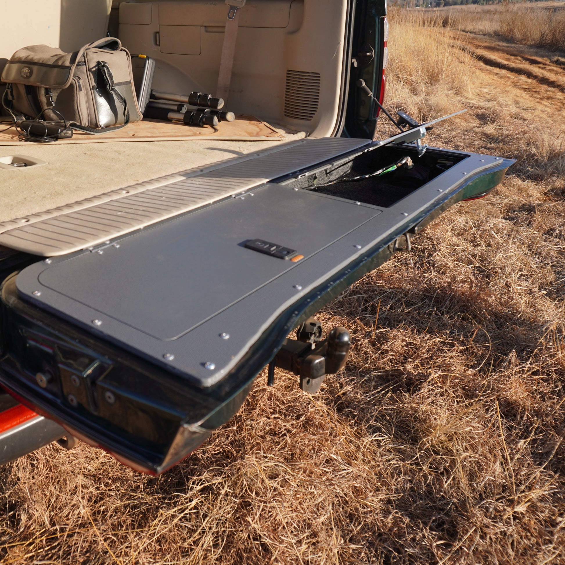 Tailgate Storage – LC100