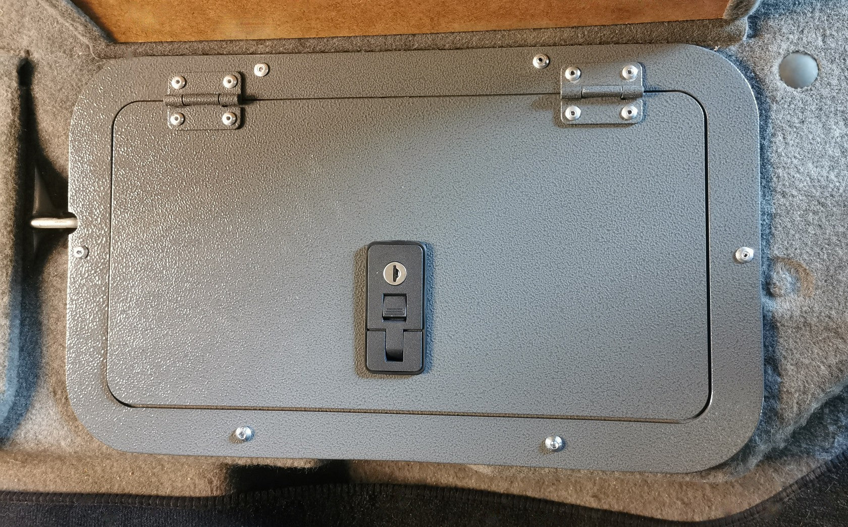 Floor Safe – Hilux Vigo and Revo - Variant: Vigo - Double cab