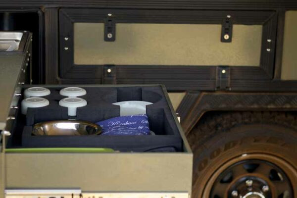 Karenga off-road caravan