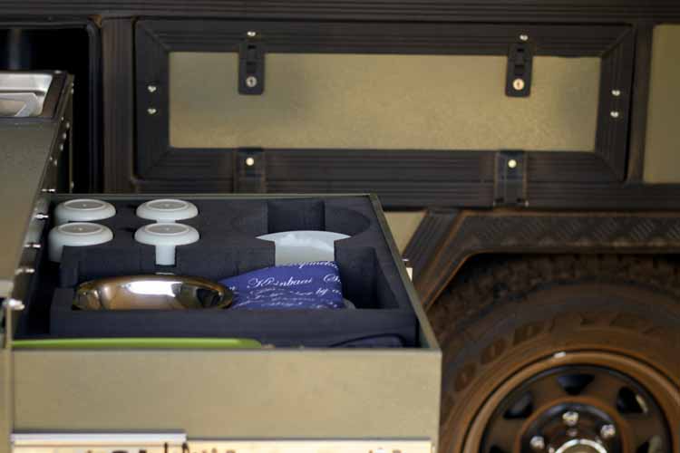Karenga off-road caravan