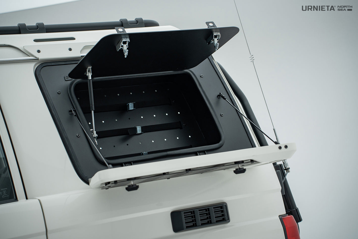 Urnieta LC76 side window multi-function box - Side: Right