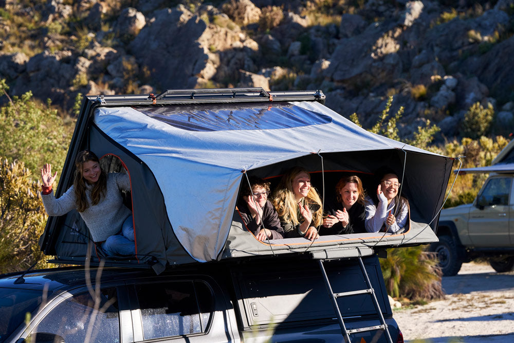 4 SLEEPER ROOFTOP TENT - BLACK