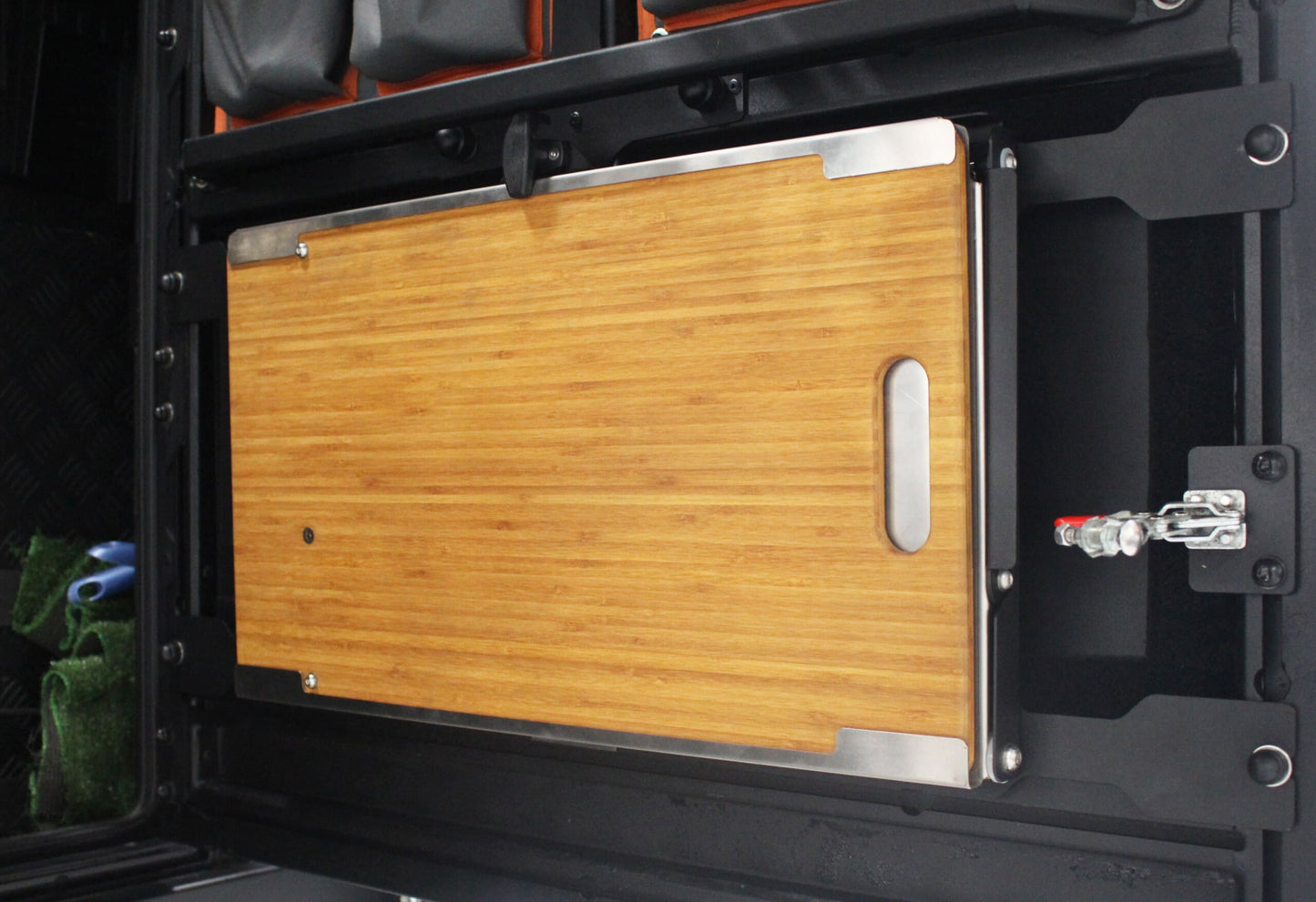 REAR DOOR - DROP DOWN TABLE (INTEGRATED HOOKS)