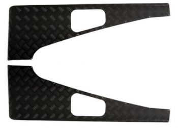 LAND ROVER DEFENDER 90/110 (1983-2016) FENDER PROTECTOR / BLACK - BY FRONT RUNNER